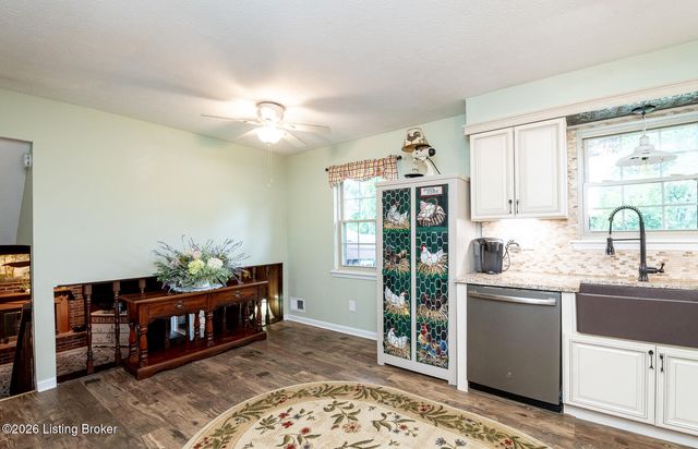 6522 Dunnlea Dr, Pewee Valley, KY 40056