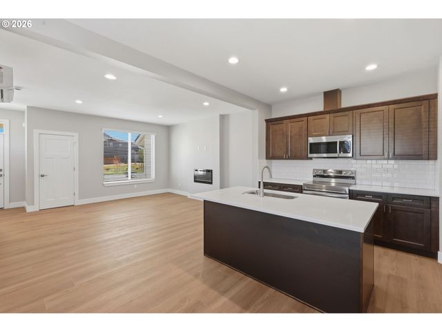 4003 Sw ROYAL Ave, Gresham, OR 97080