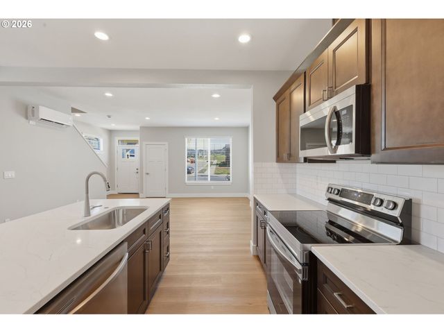 4003 Sw ROYAL Ave, Gresham, OR 97080