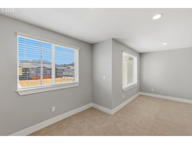 4003 Sw ROYAL Ave, Gresham, OR 97080