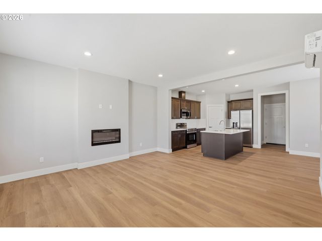 4003 Sw ROYAL Ave, Gresham, OR 97080