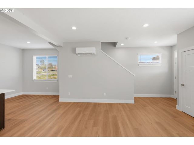 4003 Sw ROYAL Ave, Gresham, OR 97080