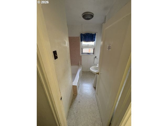 740 14TH St, Springfield, OR 97477