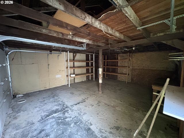 740 14TH St, Springfield, OR 97477