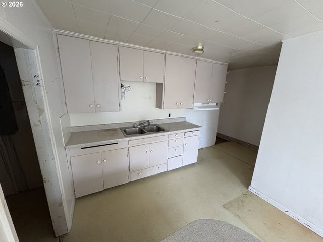 740 14TH St, Springfield, OR 97477
