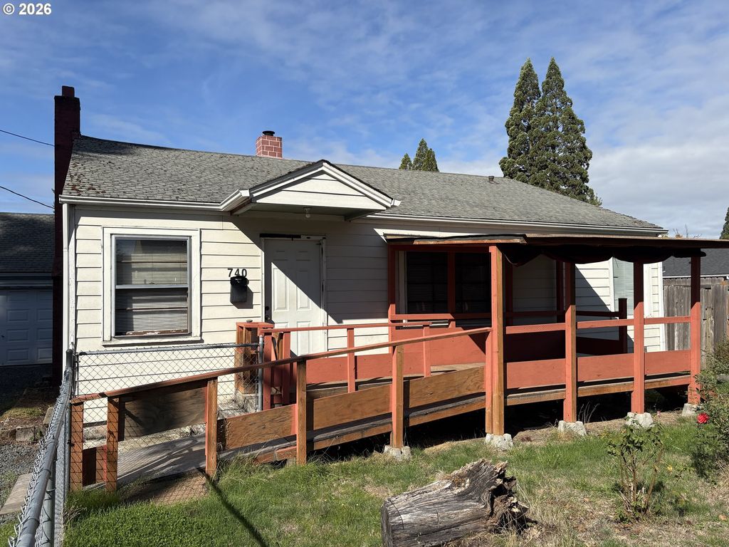 740 14TH St, Springfield, OR 97477