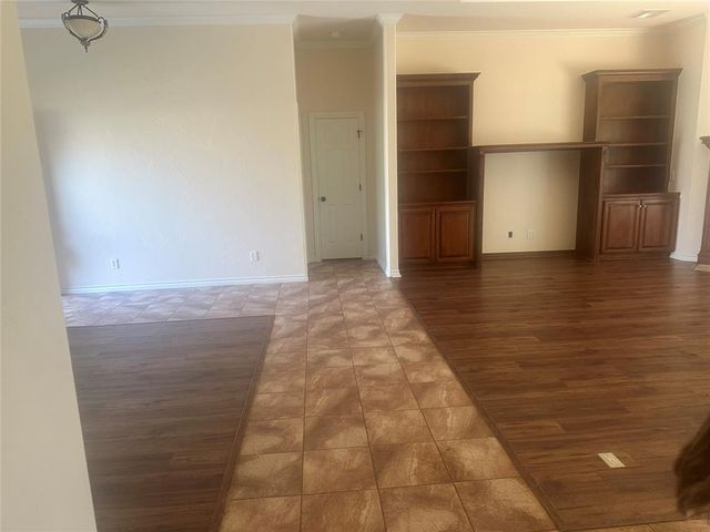 11824 Bellhurst Avenue, Oklahoma City, OK 73162