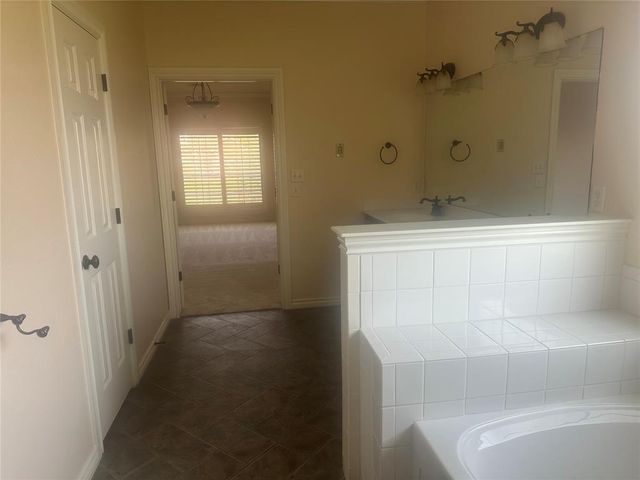 11824 Bellhurst Avenue, Oklahoma City, OK 73162