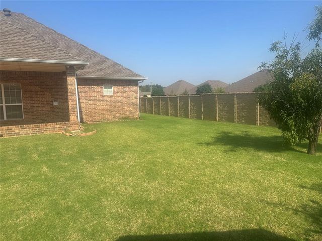 11824 Bellhurst Avenue, Oklahoma City, OK 73162
