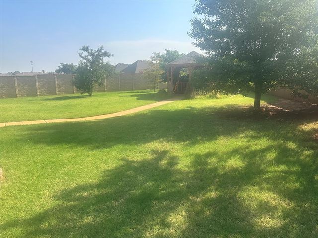 11824 Bellhurst Avenue, Oklahoma City, OK 73162