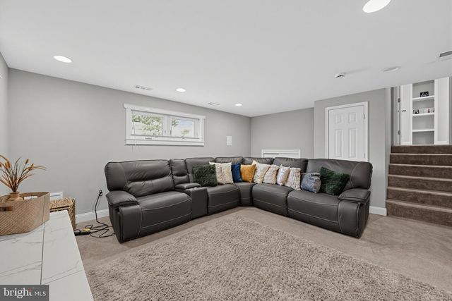 1322 IRON FORGE RD, District Heights, MD 20747