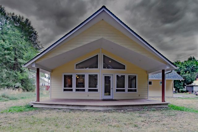216 S 3rd Street W St, Chewelah, WA 99109 property photo
