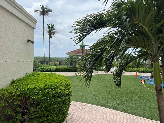 610 W Las Olas Blvd 914N, Fort Lauderdale, FL 33312