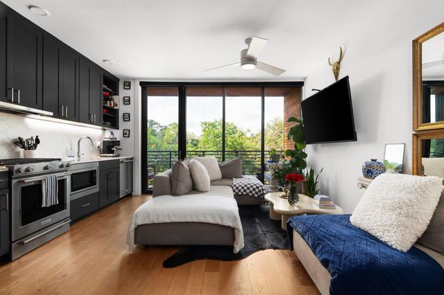 900 S 1st ST 320, Austin, TX 78704