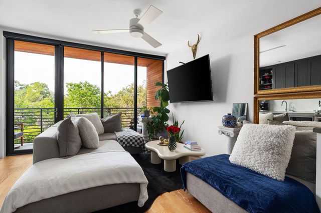 900 S 1st ST 320, Austin, TX 78704