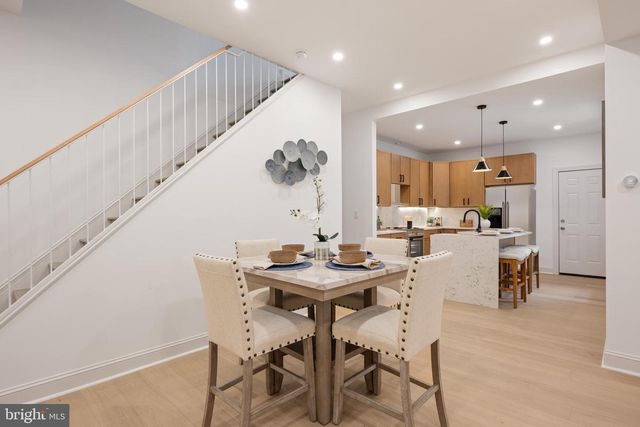 240 W EARLHAM TER, Philadelphia, PA 19144