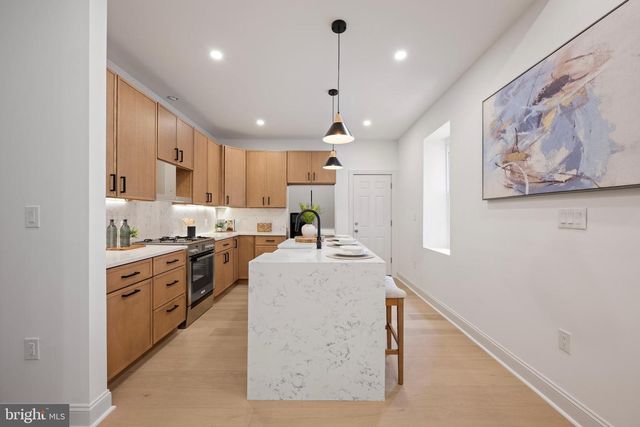 240 W EARLHAM TER, Philadelphia, PA 19144