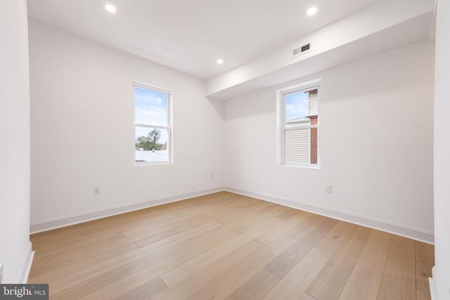 240 W EARLHAM TER, Philadelphia, PA 19144