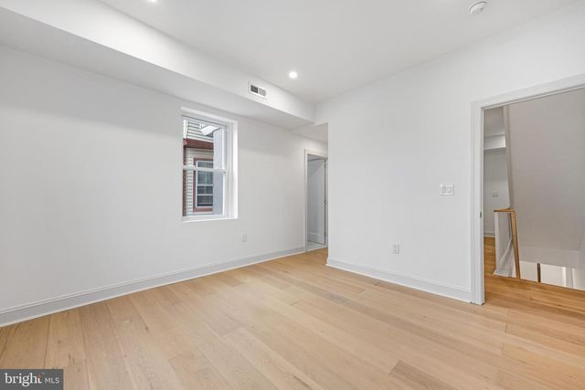 240 W EARLHAM TER, Philadelphia, PA 19144