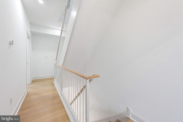 240 W EARLHAM TER, Philadelphia, PA 19144