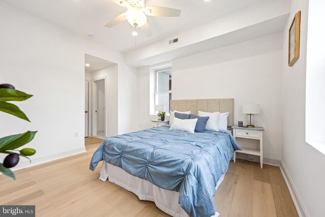 240 W EARLHAM TER, Philadelphia, PA 19144