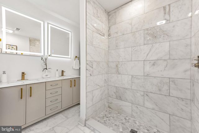 240 W EARLHAM TER, Philadelphia, PA 19144
