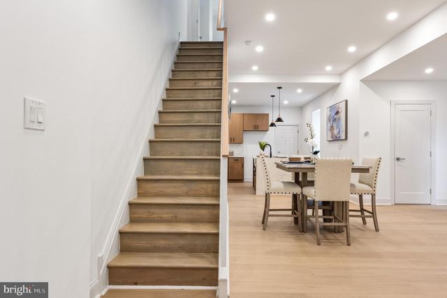240 W EARLHAM TER, Philadelphia, PA 19144