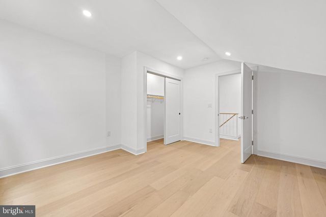 240 W EARLHAM TER, Philadelphia, PA 19144