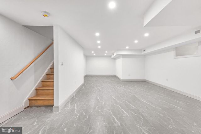 240 W EARLHAM TER, Philadelphia, PA 19144