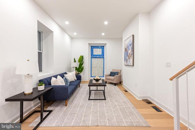 240 W EARLHAM TER, Philadelphia, PA 19144