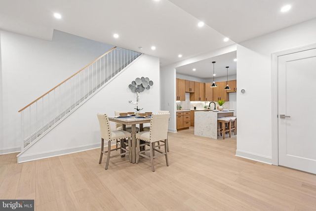 240 W EARLHAM TER, Philadelphia, PA 19144