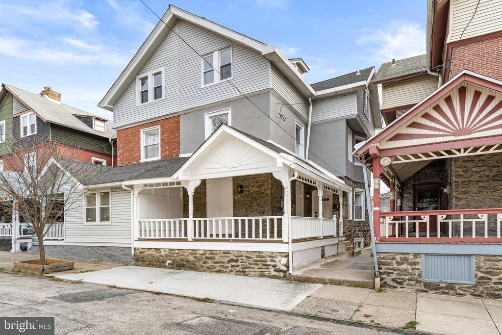 240 W EARLHAM TER, Philadelphia, PA 19144