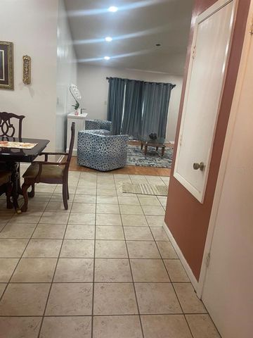 1202 YVONNE STREET, Apopka, FL 32712