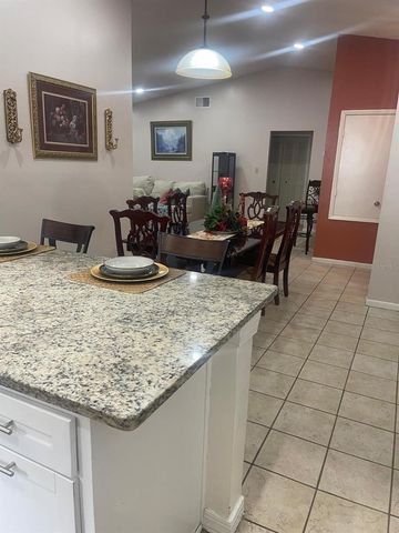 1202 YVONNE STREET, Apopka, FL 32712