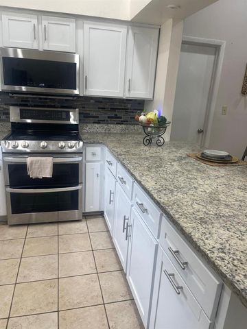 1202 YVONNE STREET, Apopka, FL 32712