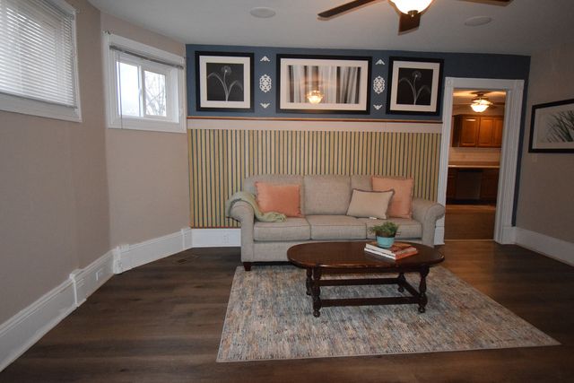 914 W Olive Street, Bloomington, IL 61701