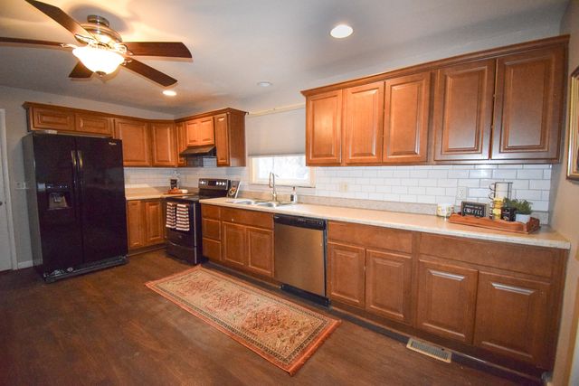 914 W Olive Street, Bloomington, IL 61701