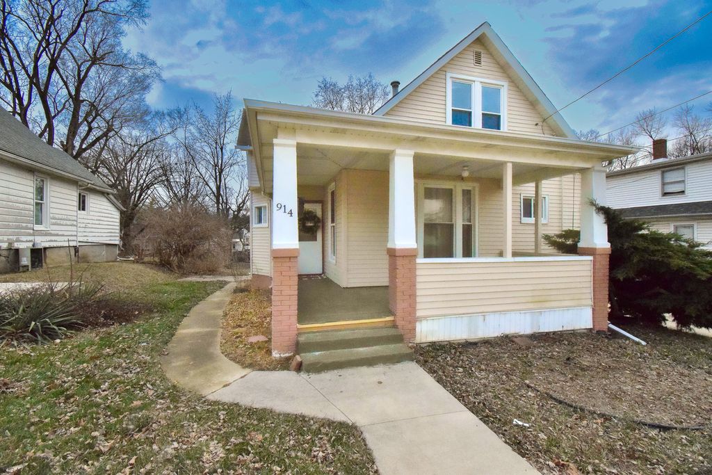 914 W Olive Street, Bloomington, IL 61701