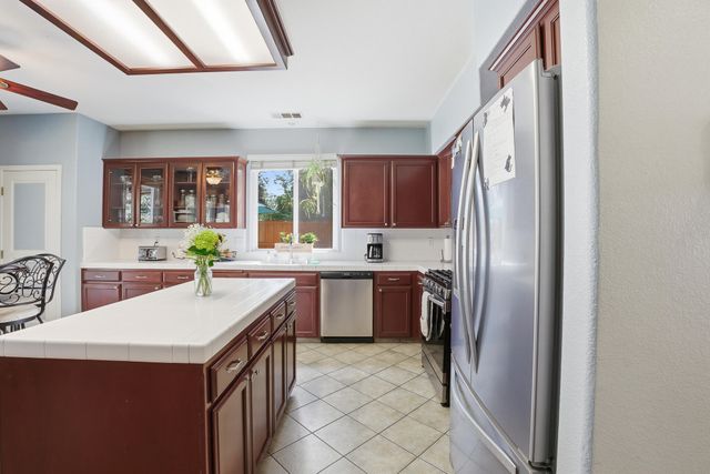 1612 Maduro Street, Tulare, CA 93274