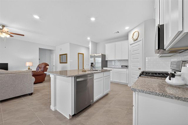 2322 E Winding Pines Drive, Tomball, TX 77375