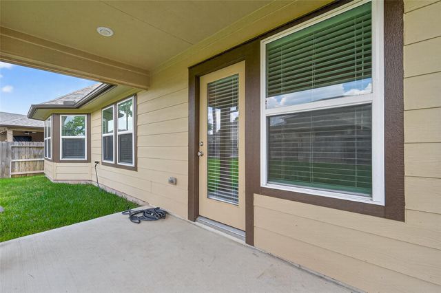 2322 E Winding Pines Drive, Tomball, TX 77375