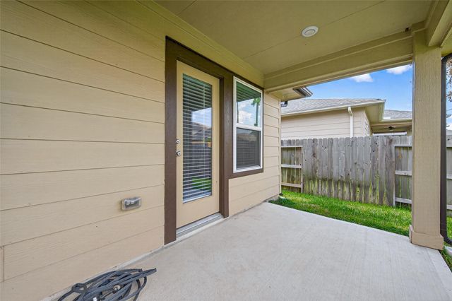 2322 E Winding Pines Drive, Tomball, TX 77375