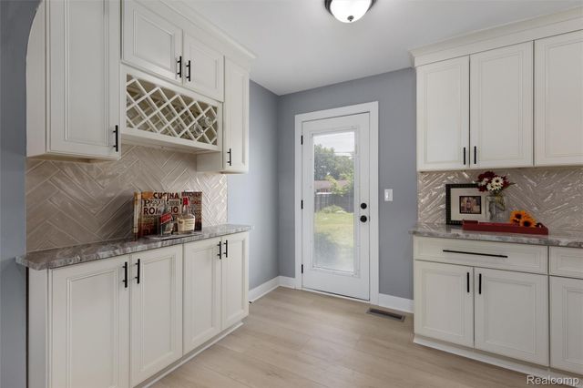 32443 Florence Street, Garden City, MI 48135