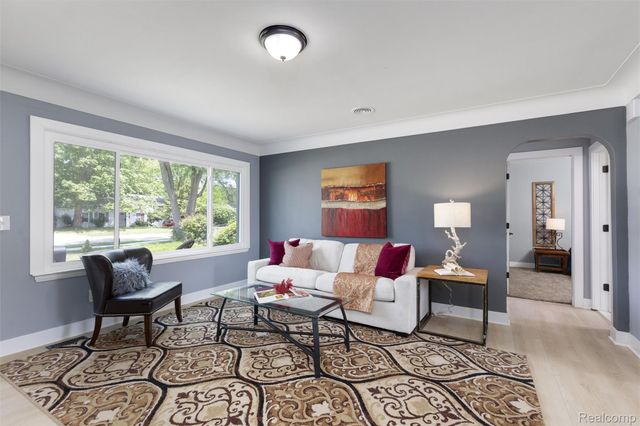 32443 Florence Street, Garden City, MI 48135