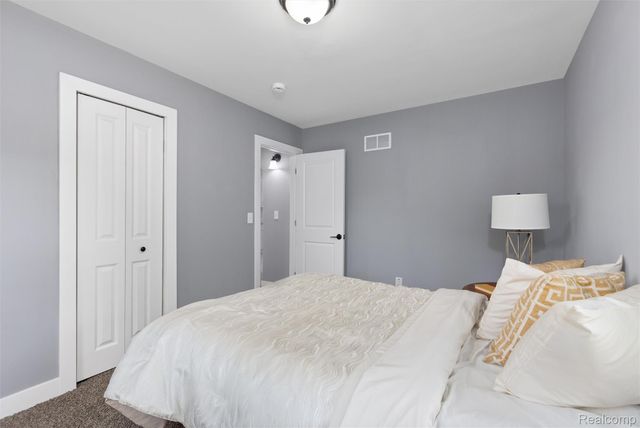 32443 Florence Street, Garden City, MI 48135