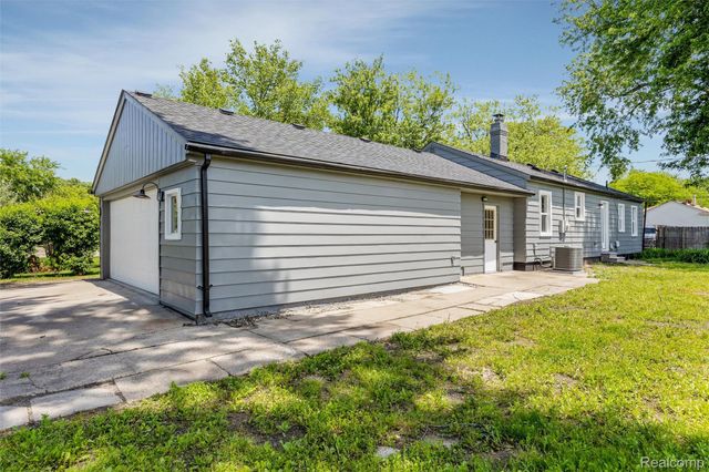 32443 Florence Street, Garden City, MI 48135