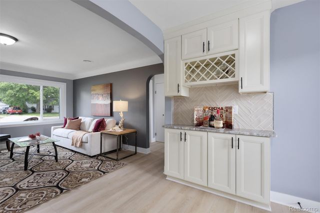 32443 Florence Street, Garden City, MI 48135
