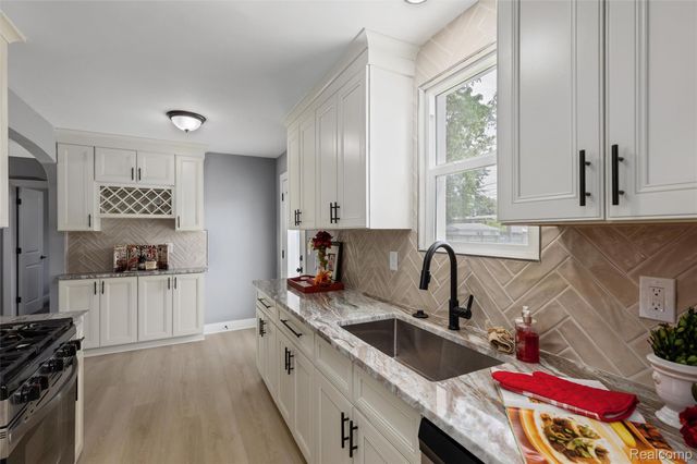 32443 Florence Street, Garden City, MI 48135