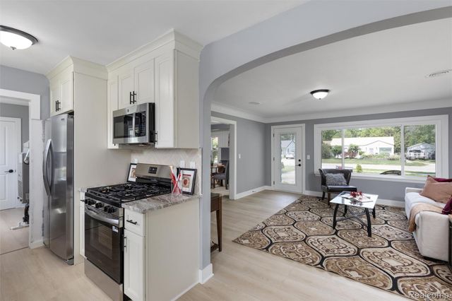 32443 Florence Street, Garden City, MI 48135