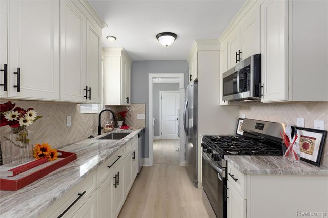 32443 Florence Street, Garden City, MI 48135